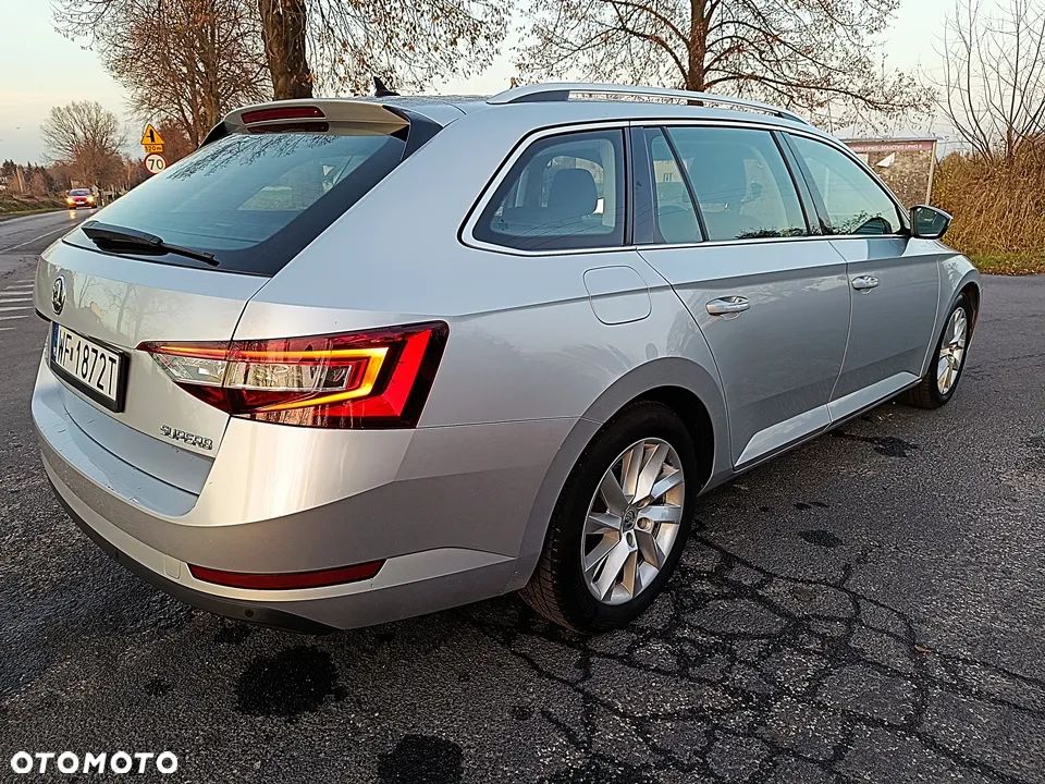 Skoda Superb 2.0 TDI Ambition - 17