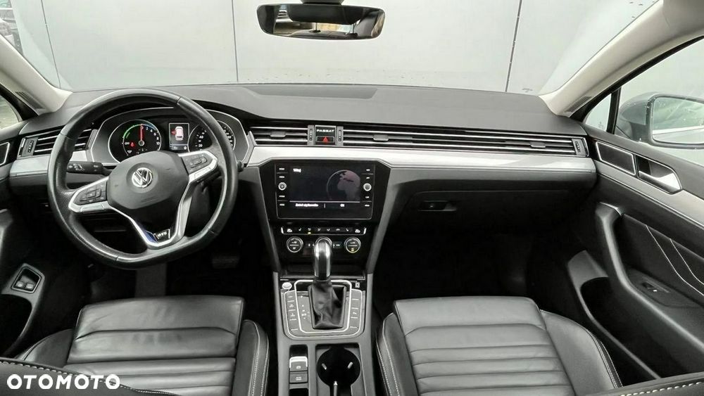 Volkswagen Passat - 29