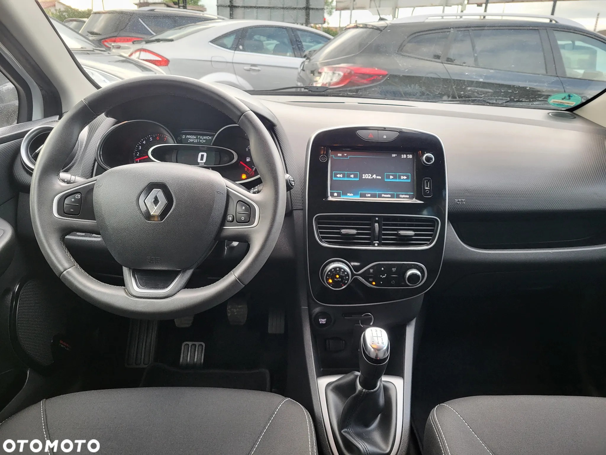 Renault Clio 1.2 16V Limited - 19