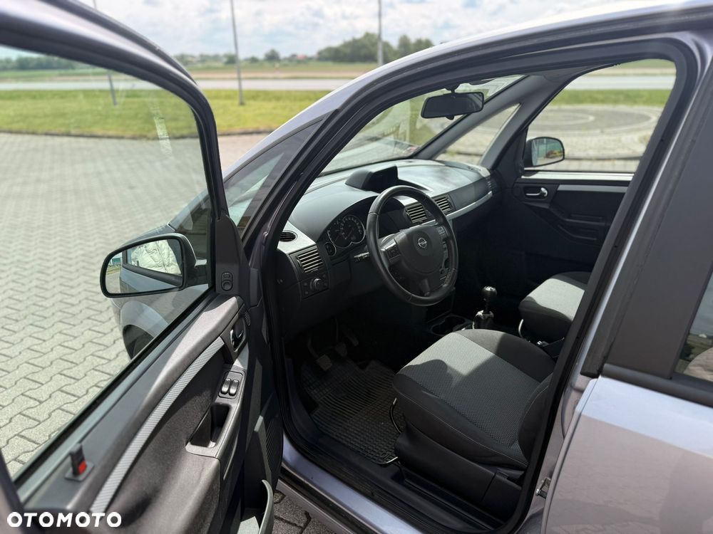 Opel Meriva 1.8 Cosmo - 8