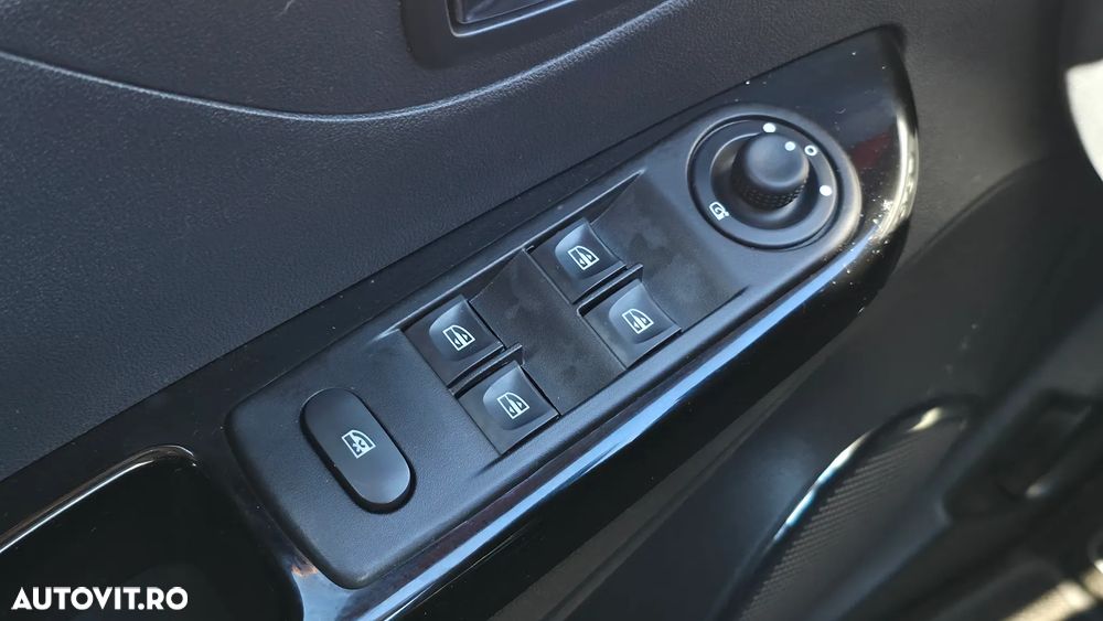 Renault Captur TCe 120 EDC Helly Hansen - 24