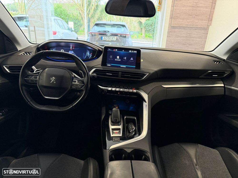 Peugeot 3008 1.2 PureTech Allure EAT8 - 8