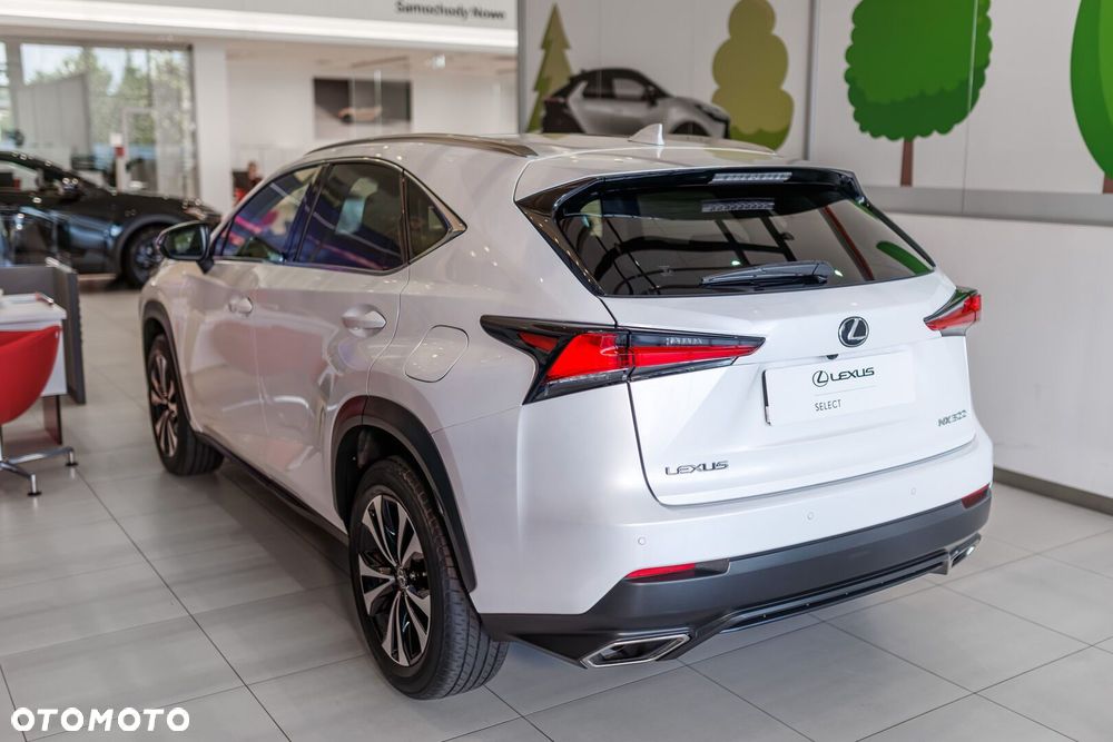 Lexus NX 300 F Impression AWD - 11