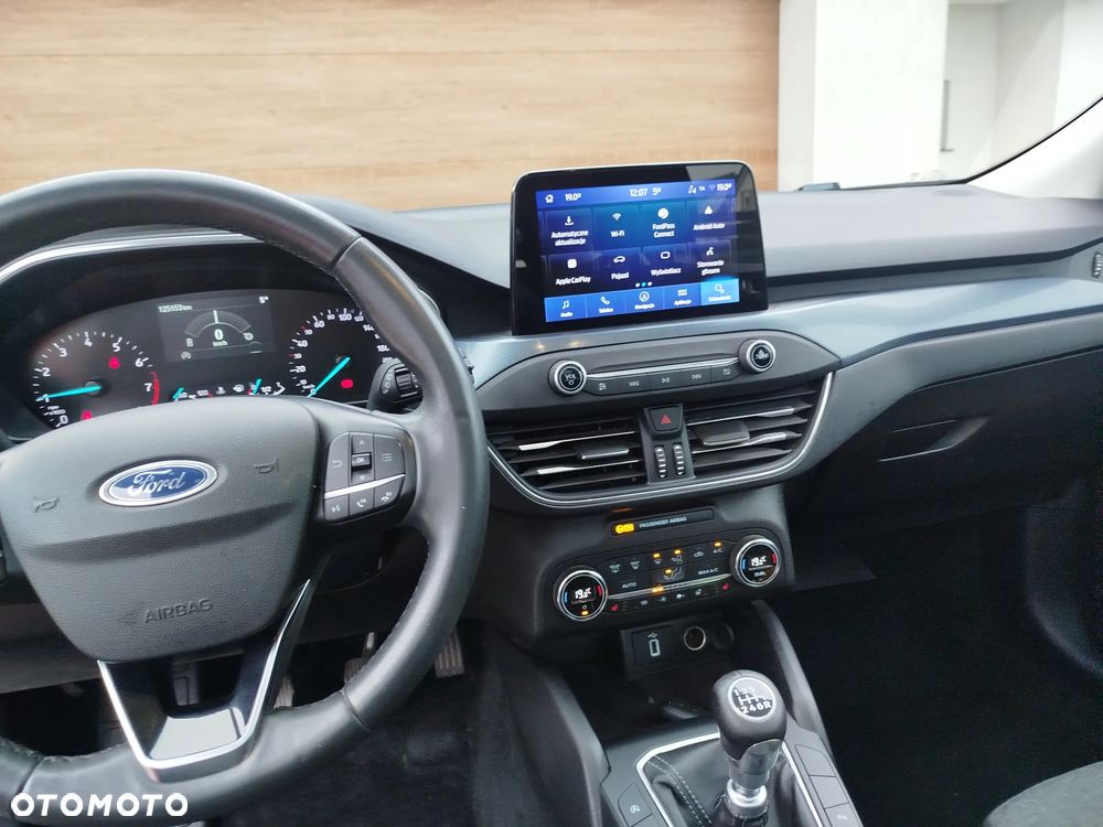 Ford Focus 1.0 EcoBoost Hybrid ACTIVE - 6