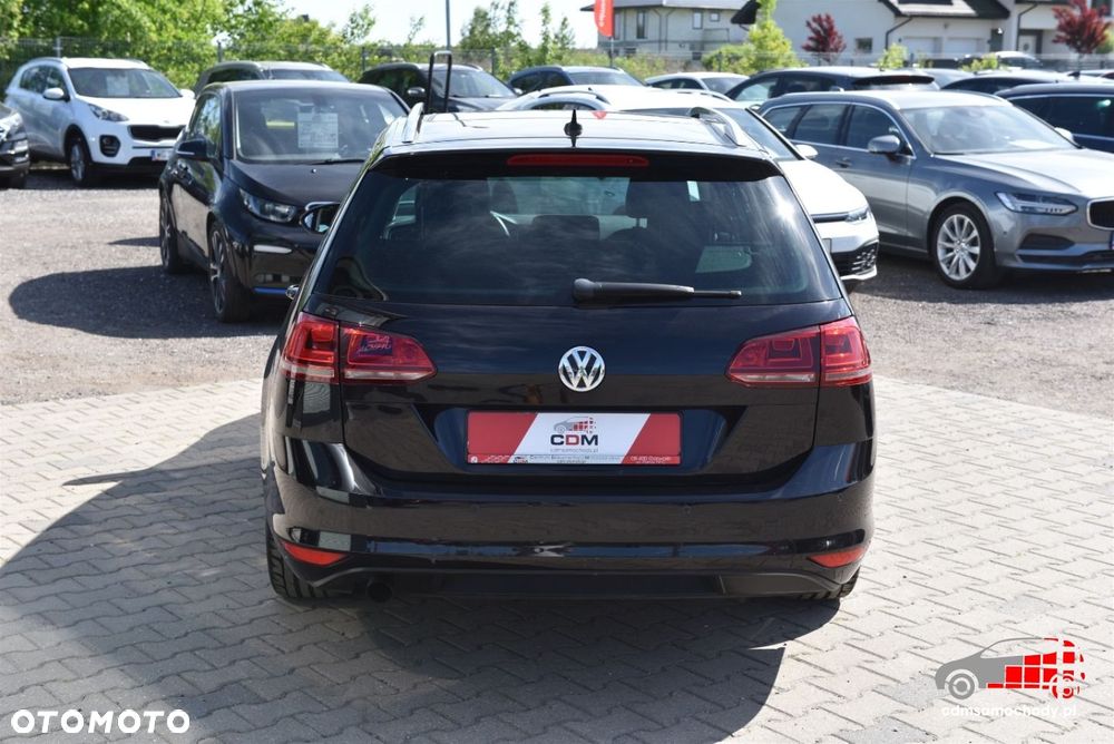 Volkswagen Golf - 10
