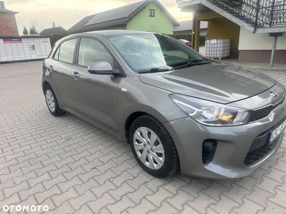 Kia Rio 1.2 L - 2