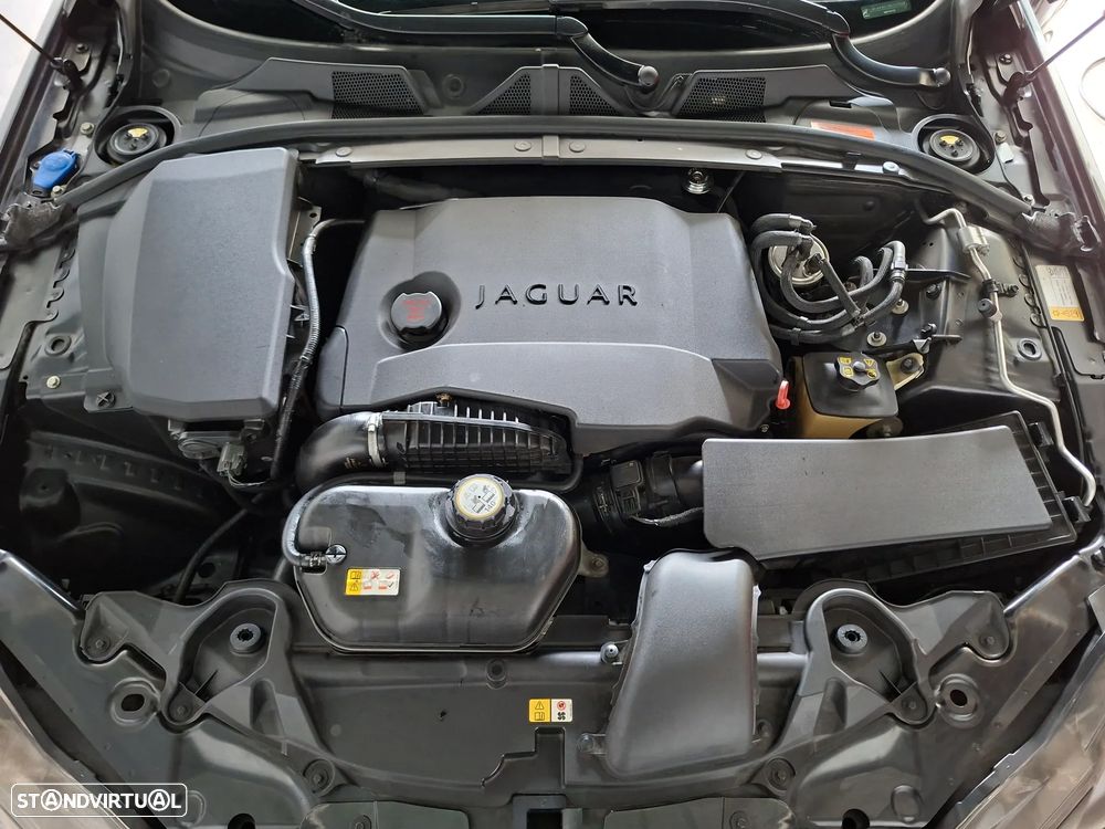 Jaguar XF 2.7 D V6 Premium Luxury - 38