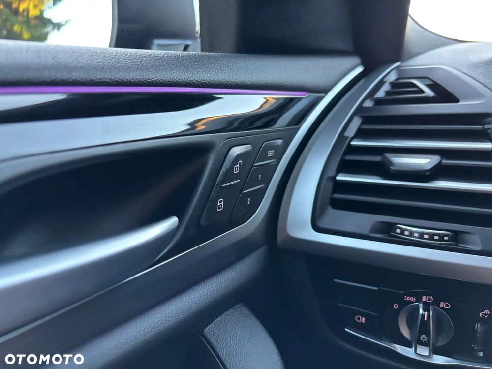 BMW X3 sDrive18d sport - 38