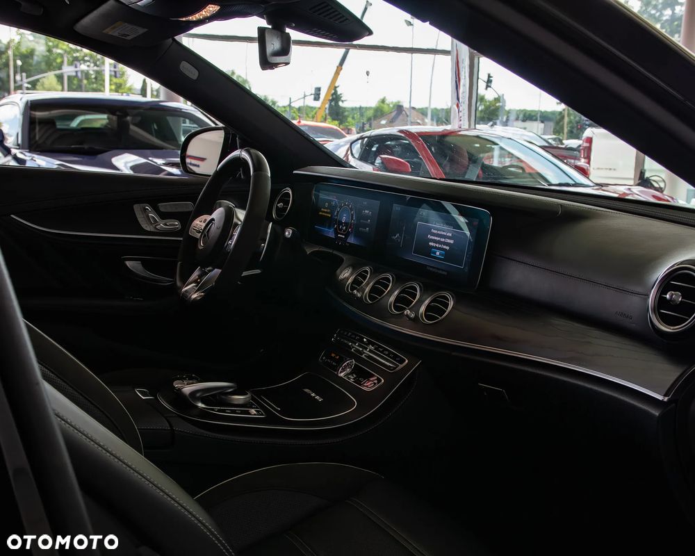 Mercedes-Benz Klasa E AMG 63 S 4Matic+ AMG Speedshift MCT-9G - 13
