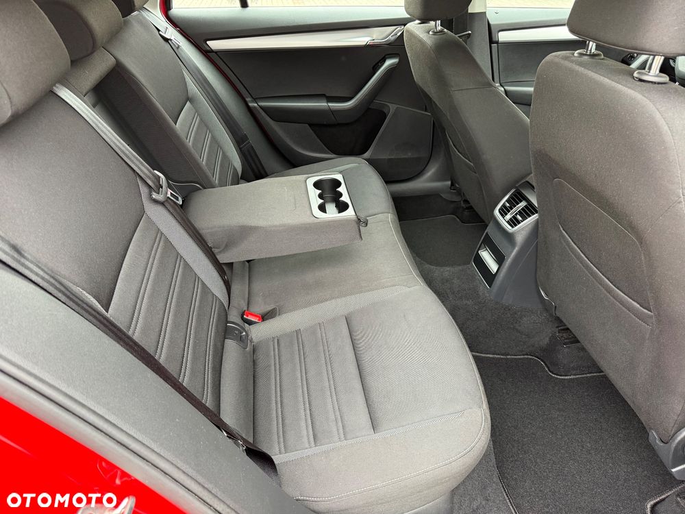 Skoda Octavia 1.6 TDI DSG Ambition - 18
