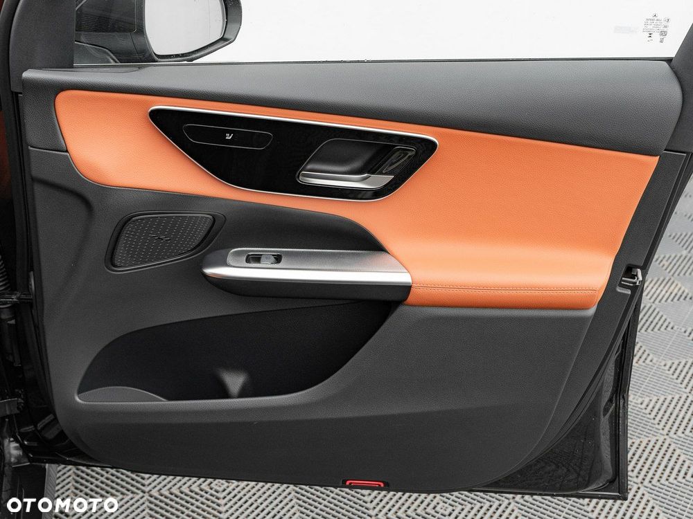 Mercedes-Benz GLC - 28