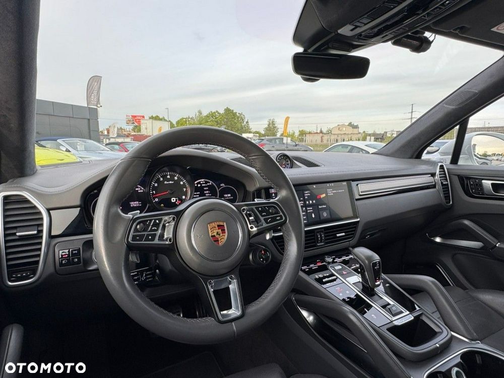 Porsche Cayenne Turbo - 11