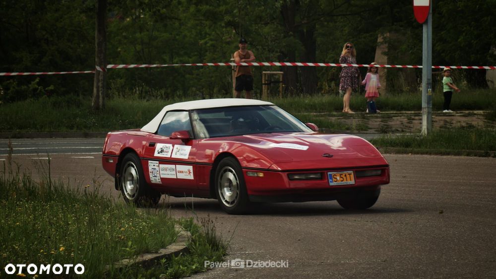 Chevrolet Corvette - 12