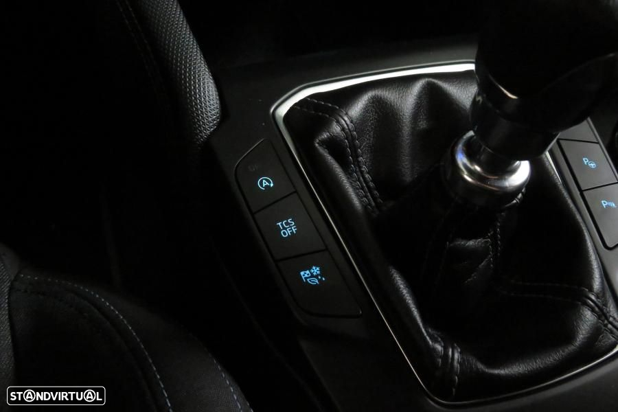 Ford Focus 1.0 EcoBoost Active X - 29