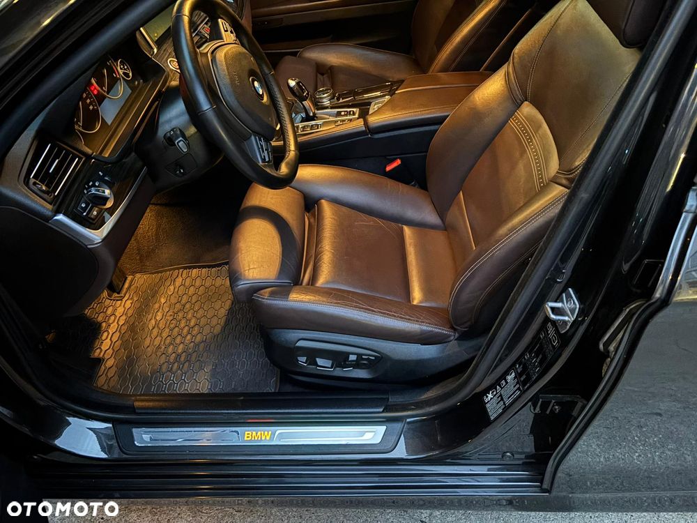 BMW Seria 5 525d - 10