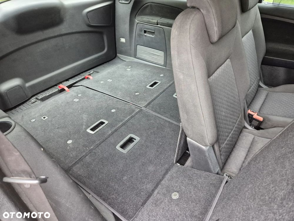 Ford Galaxy 2.0 TDCi Ghia - 19