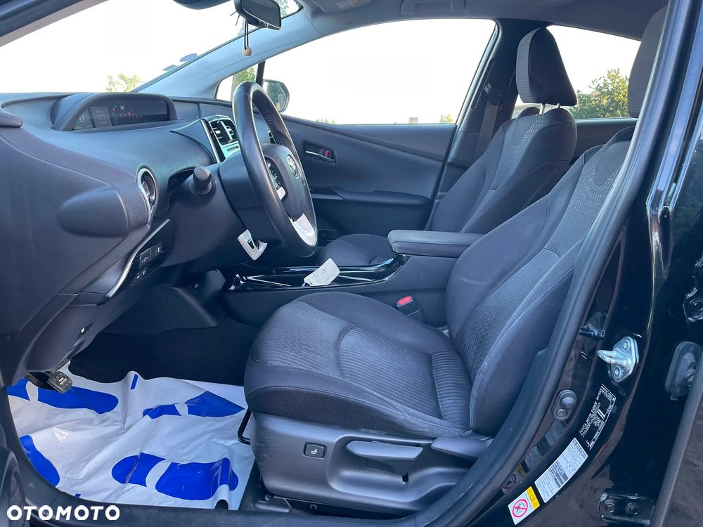 Toyota Prius Hybrid - 17
