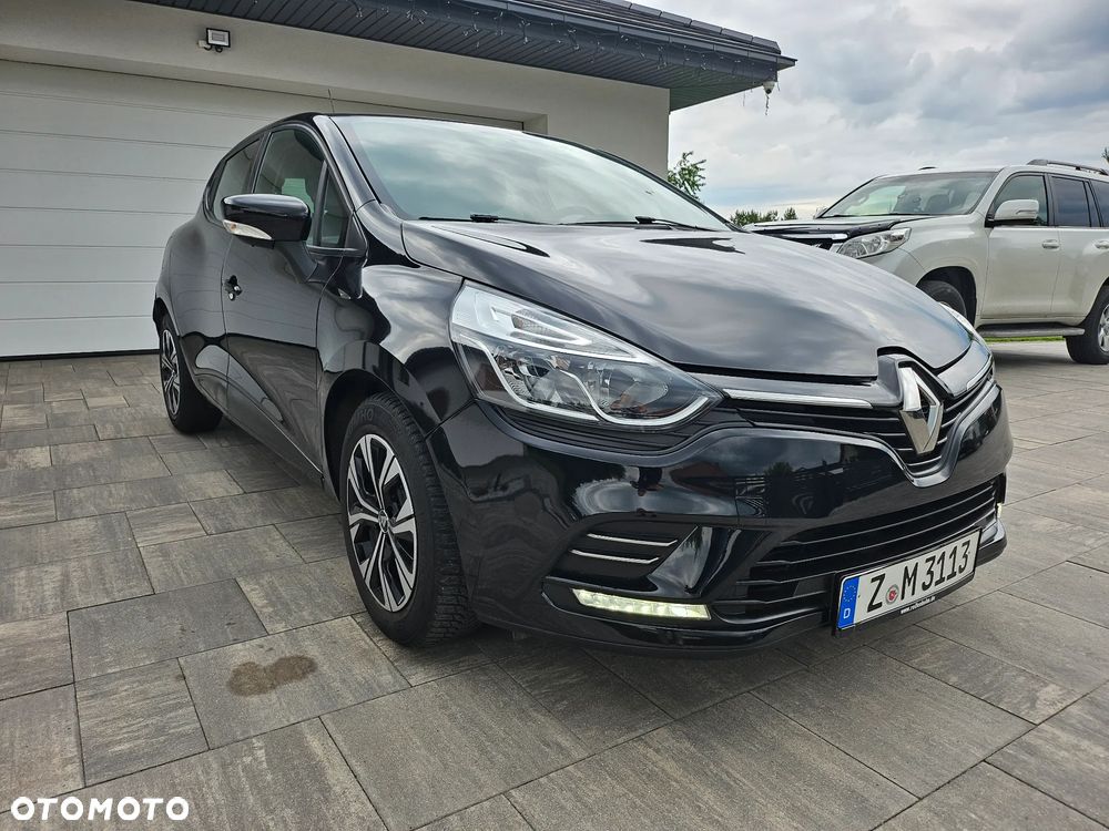 Renault Clio 1.2 16V 75 LIMITED - 8