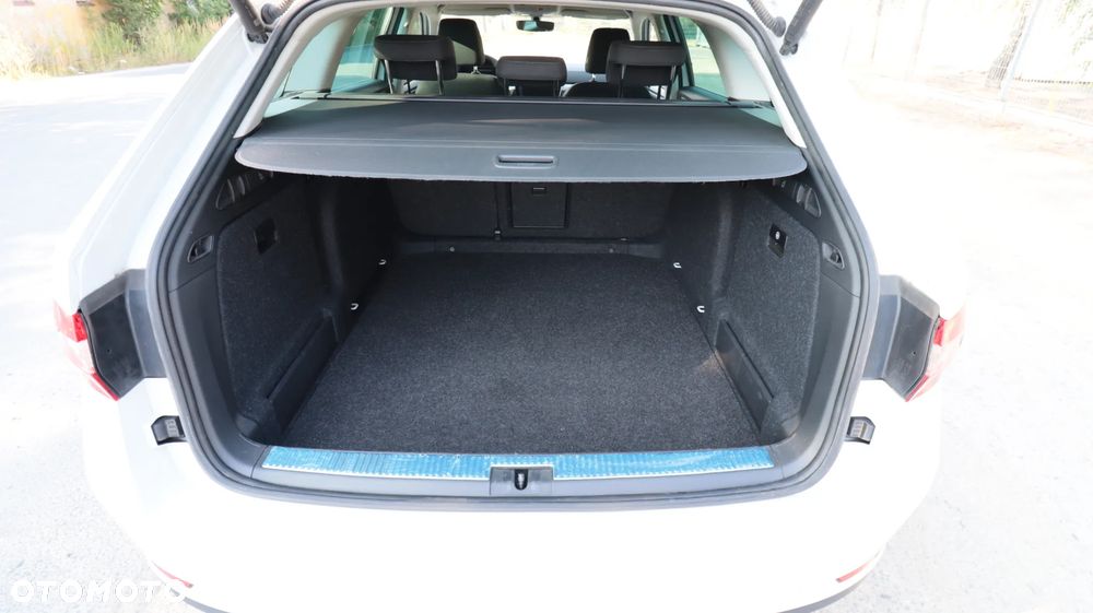 Skoda Superb 2.0 TSI Style DSG - 31