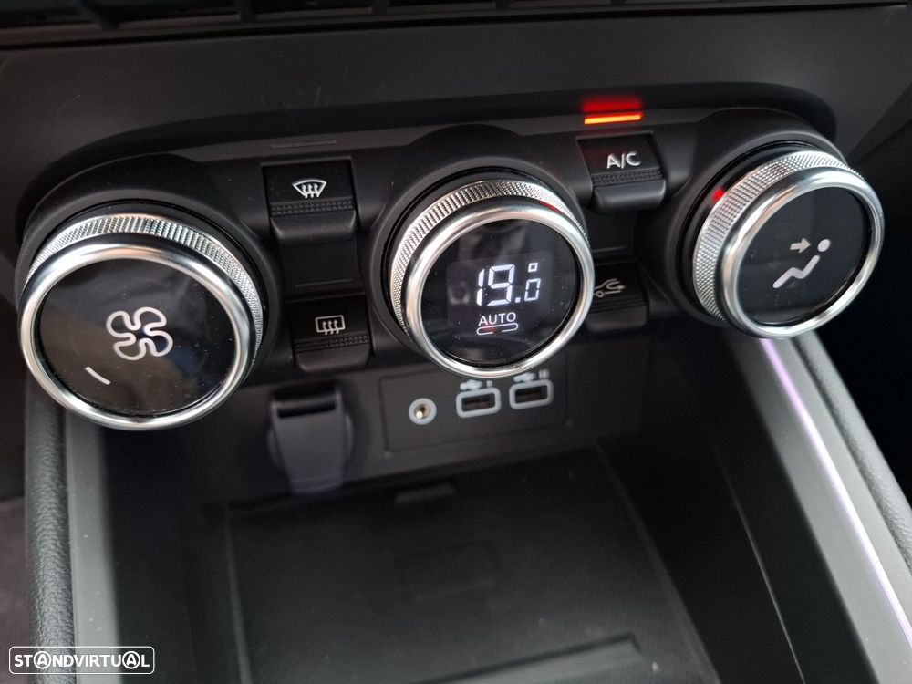 Renault Clio 1.0 TCe Techno Bi-Fuel - 21