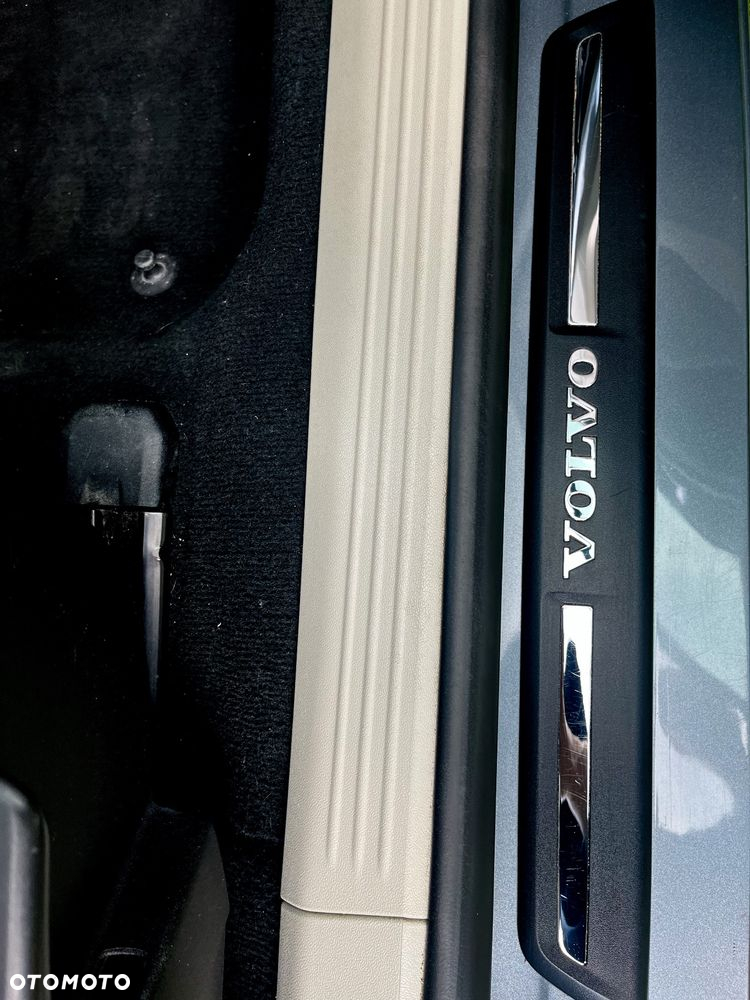 Volvo V40 D3 Momentum - 24