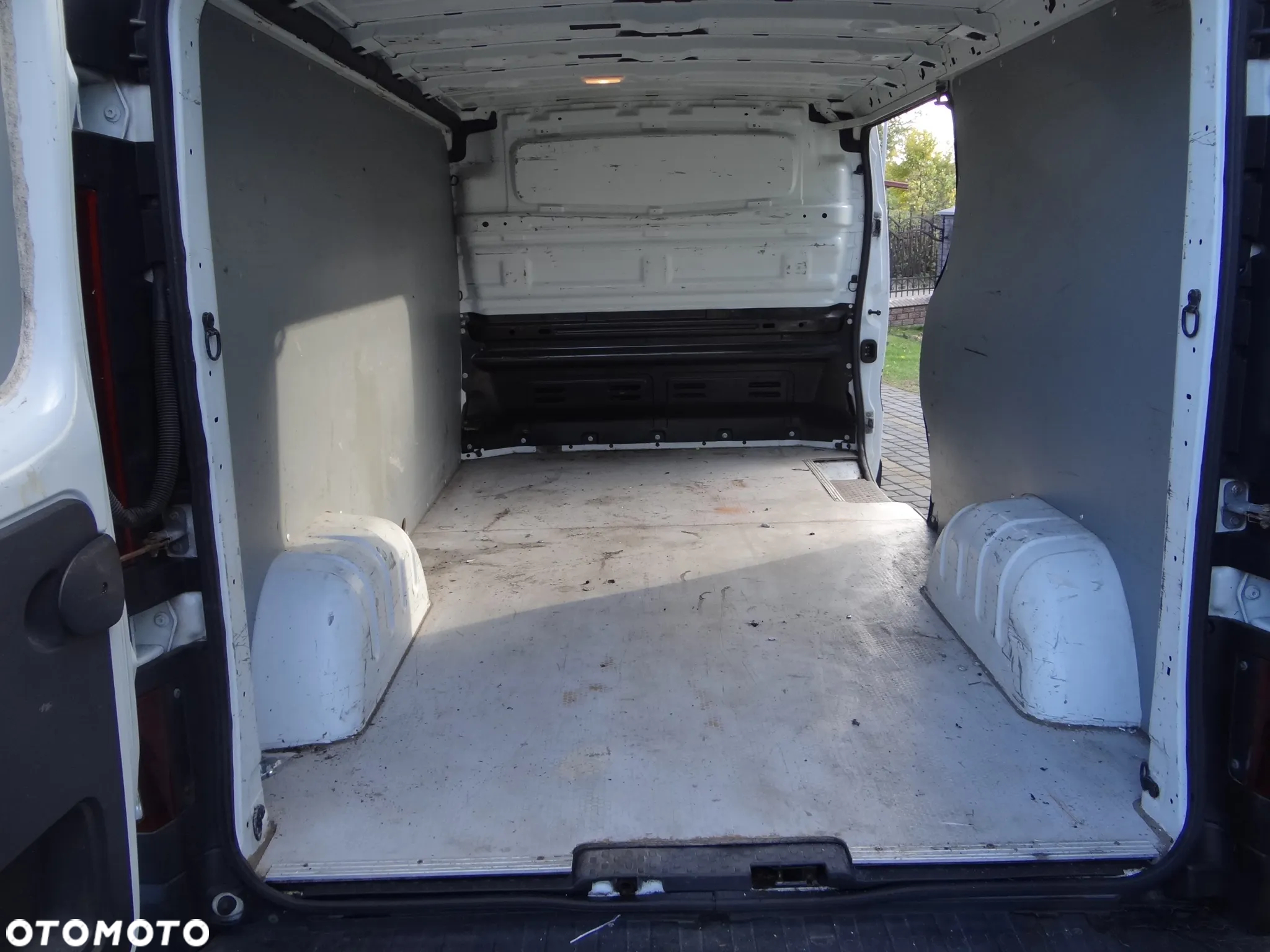 Renault Trafic III 1,6 dci - 13