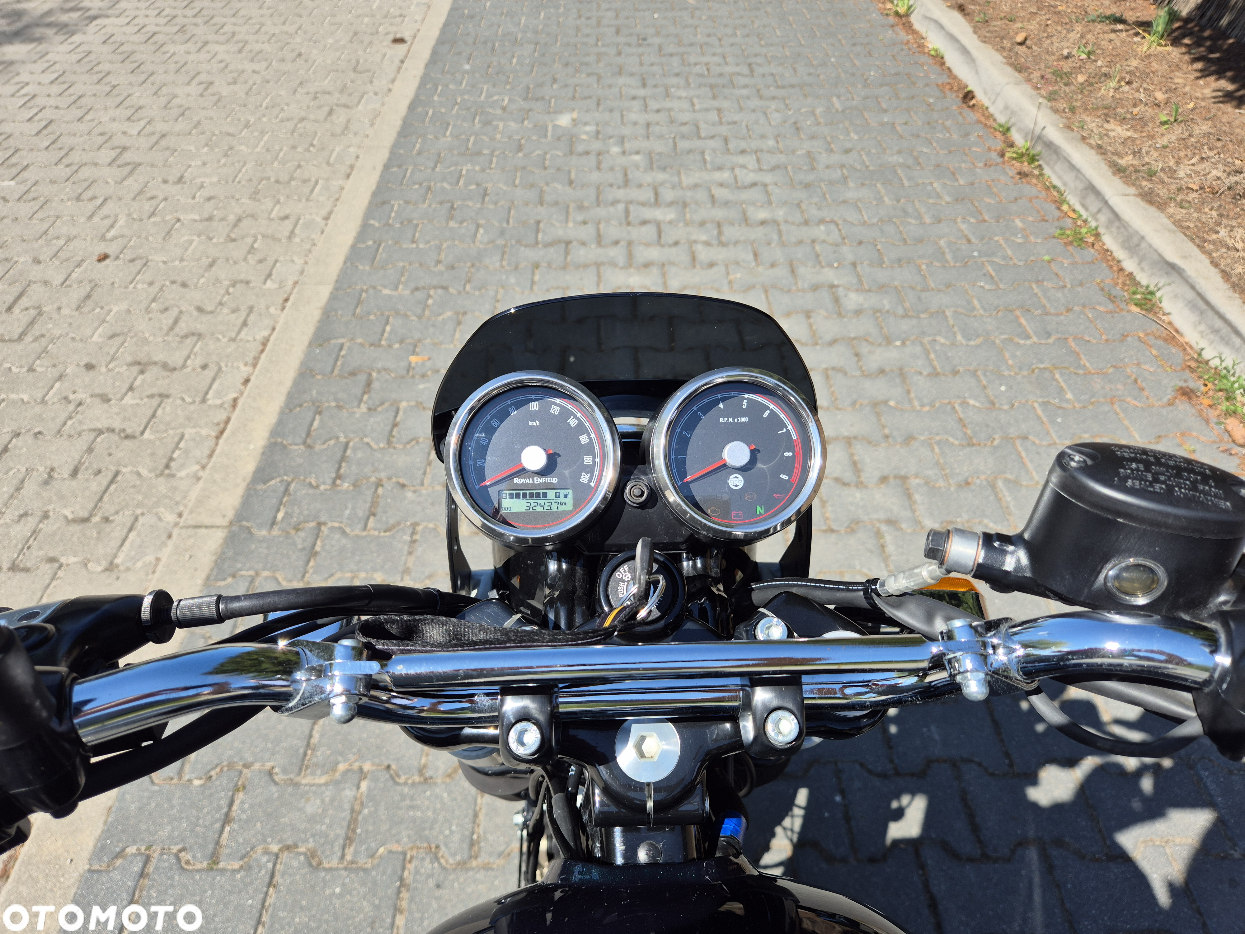 Royal Enfield Interceptor - 9