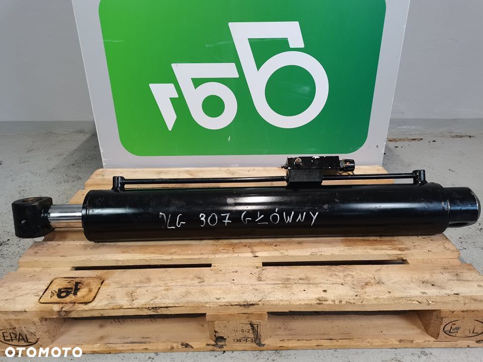 JLG 307 {Siłownik hydrauliczny teleskopa} - 9