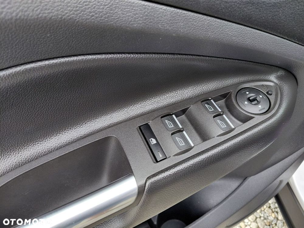 Ford Kuga - 11