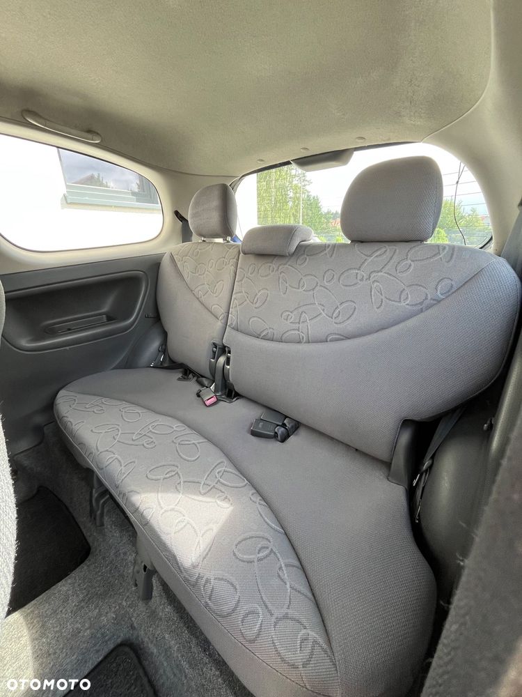 Toyota Yaris - 15