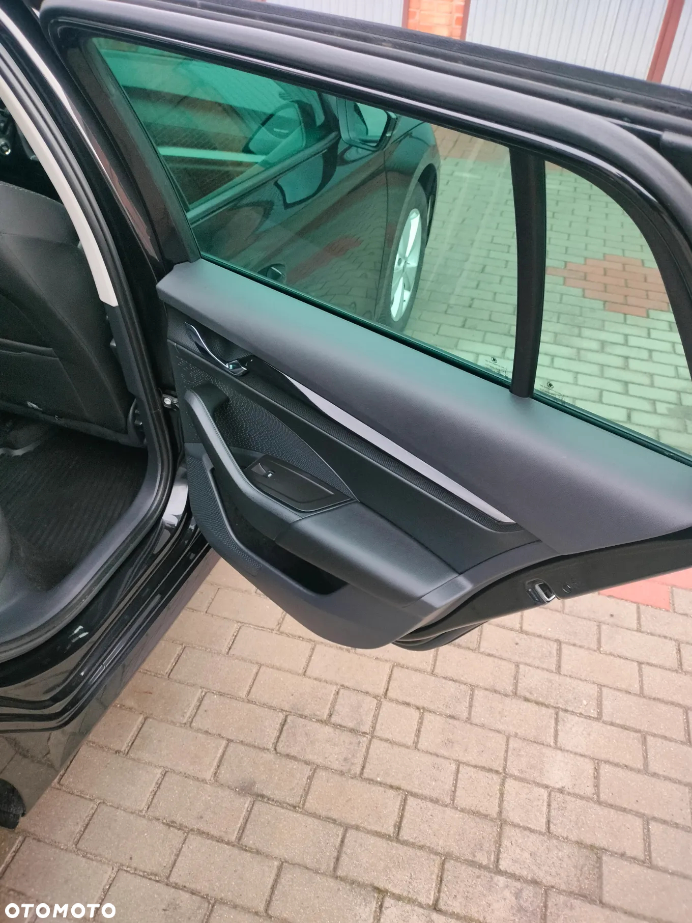 Skoda Octavia Combi 2.0 TDI DSG Style - 16
