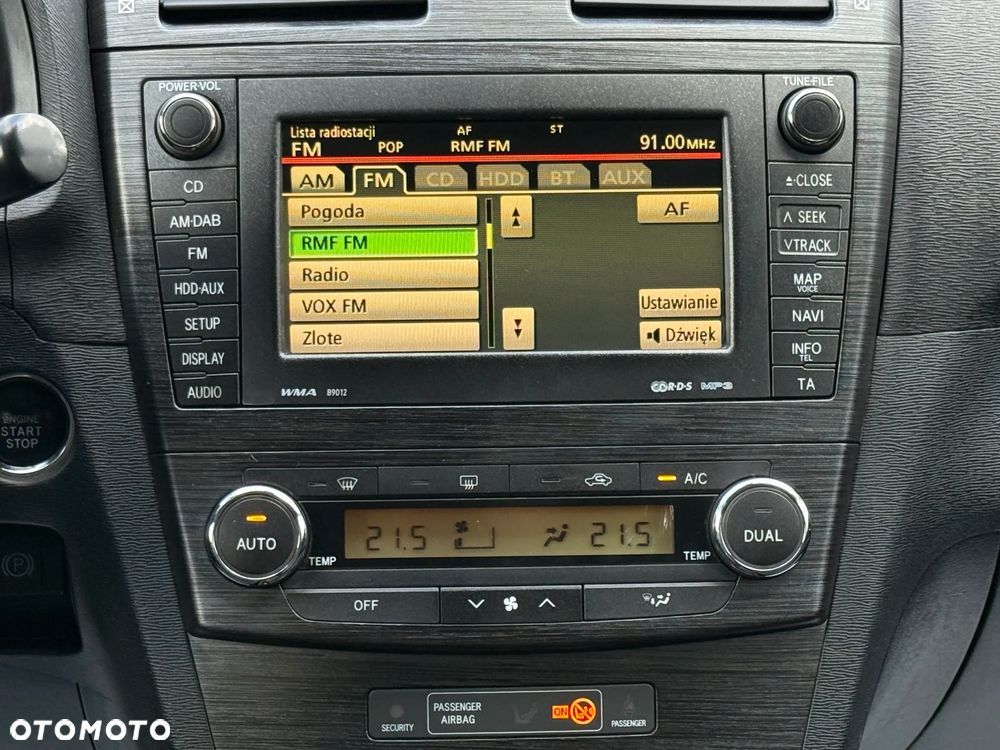 Toyota Avensis 1.8 Sol NAVI - 11