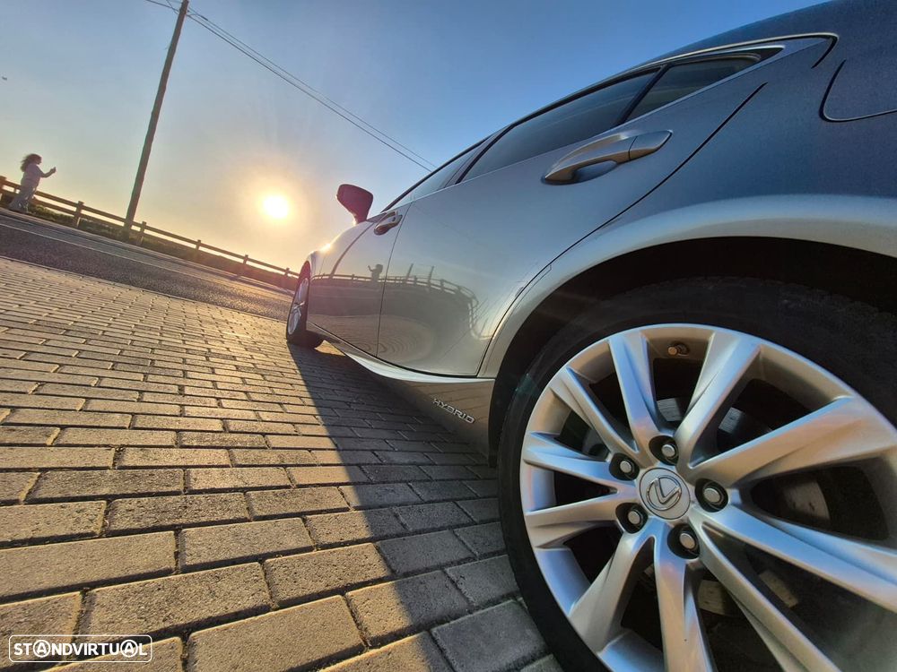 Lexus IS 300H Executive - 12