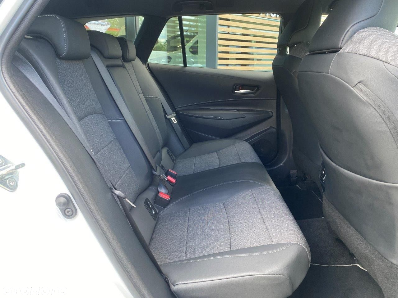 Toyota Corolla - 15