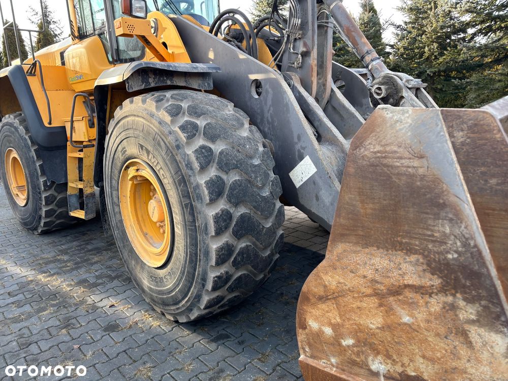 Volvo L150H rok 2011, 26ton, 4,2m3 opony 70%, bdb - 19