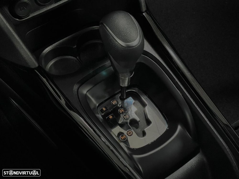 Peugeot 2008 1.2 PureTech Allure EAT6 - 22