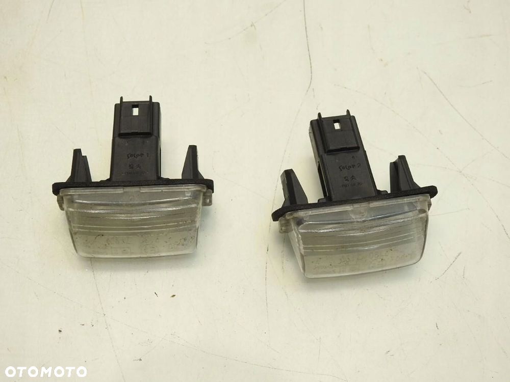 LAMPKA TABLICY REJESTRACYJNEJ PEUGEOT 5008 I 71907190 - 2