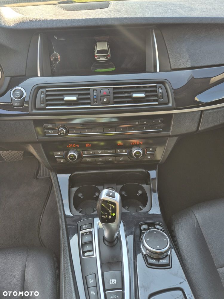 BMW Seria 5 520d xDrive Luxury Line - 11