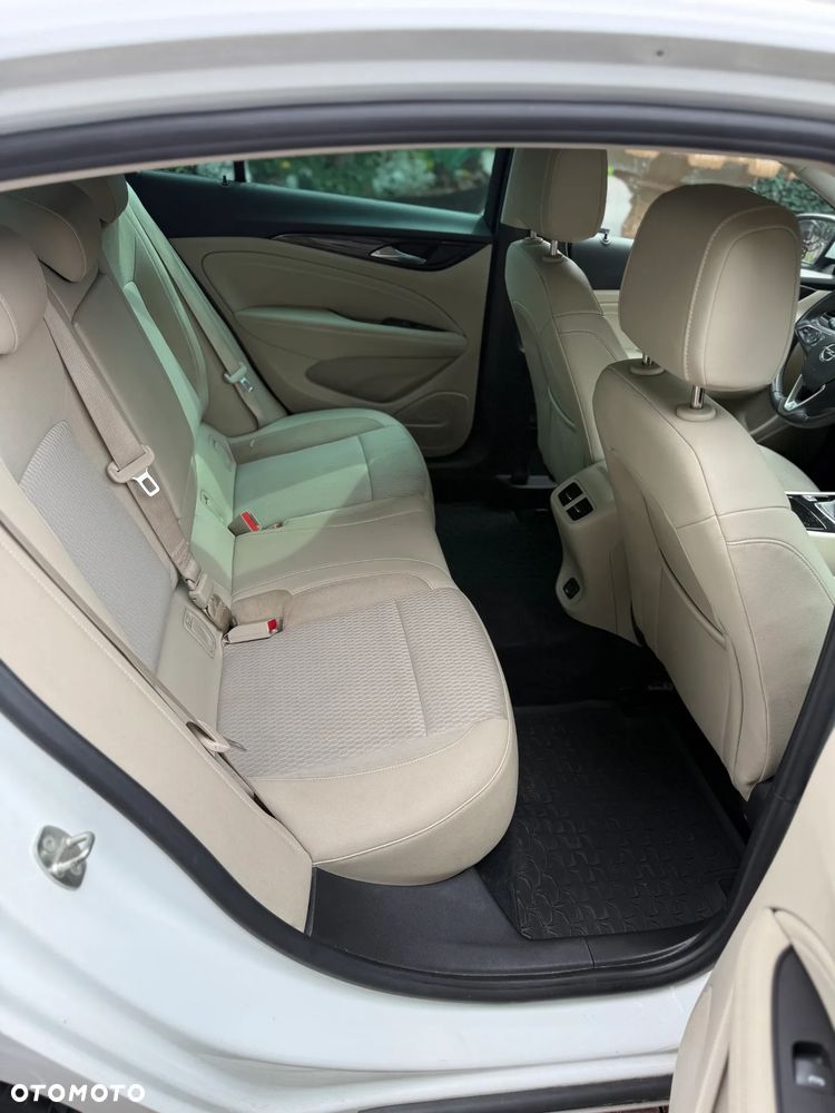 Opel Insignia 1.5 T Innovation S&S - 8