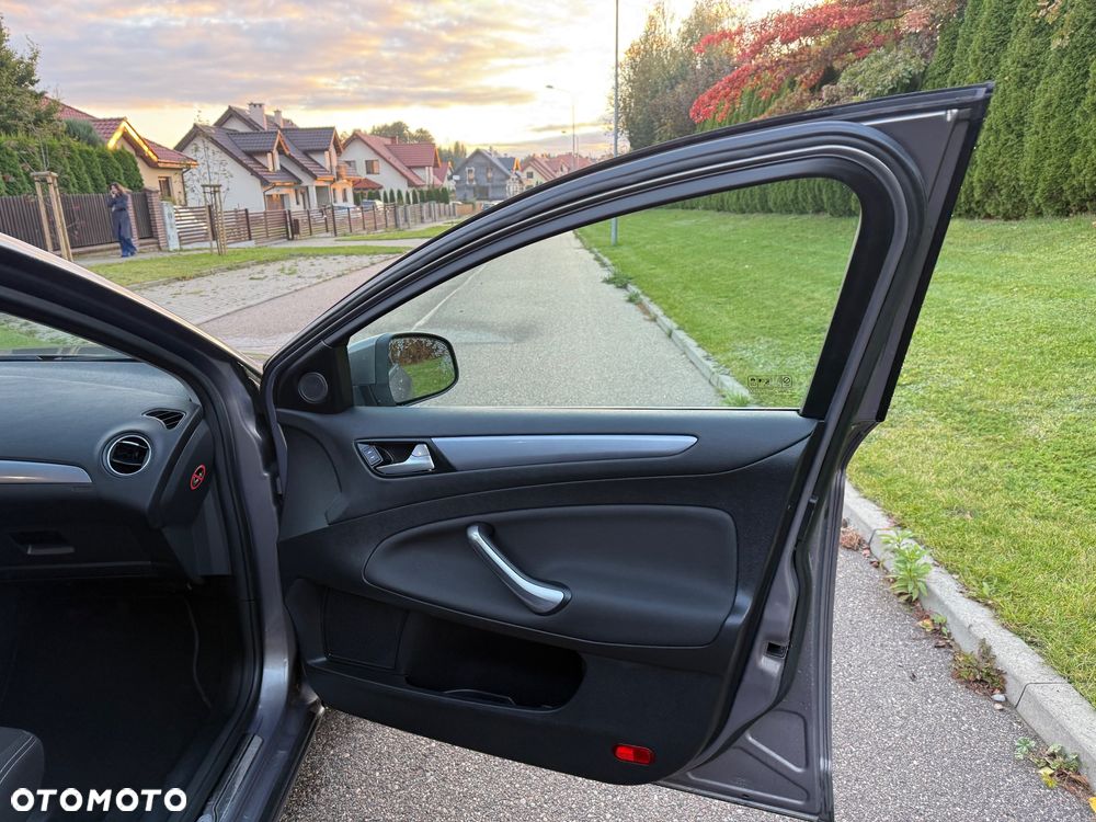 Ford Mondeo - 14