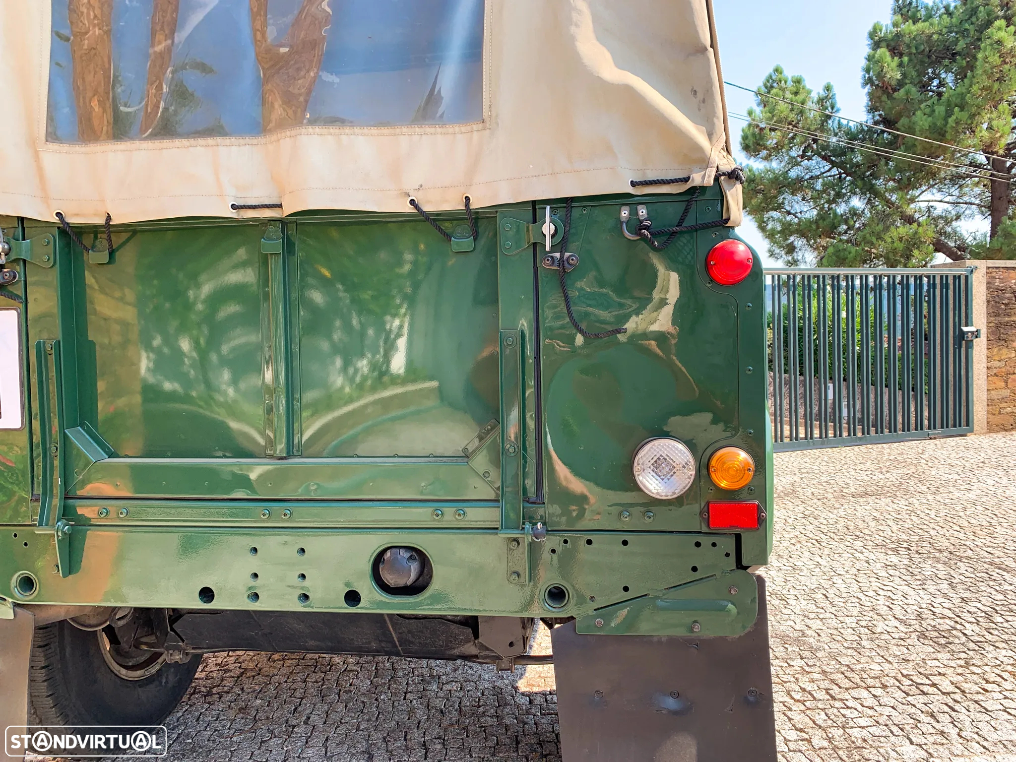 Land Rover Defender 90 2.5 Td5 Soft Top - 35