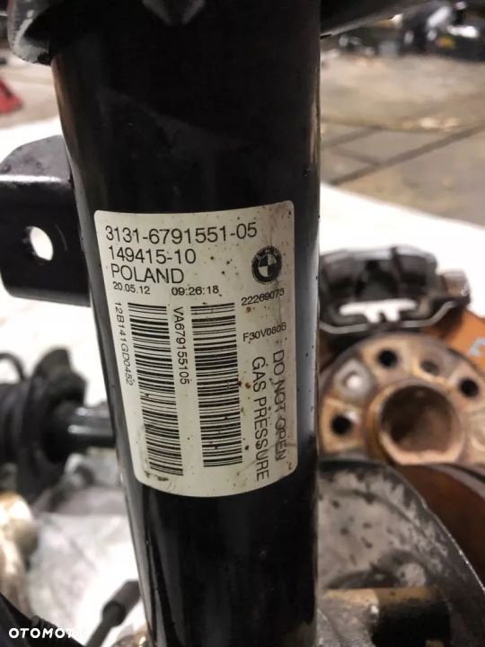 F30 MCPHERSON PRZOD PRAwy lewy stan bdb kopyto - 2