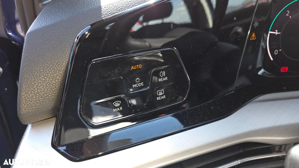 Volkswagen Golf 2.0 TDI 116CP Life - 18