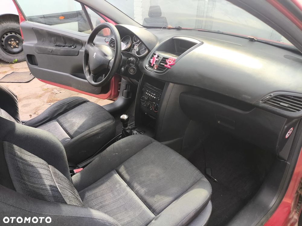 Peugeot 207 1.4 16V Trendy - 5