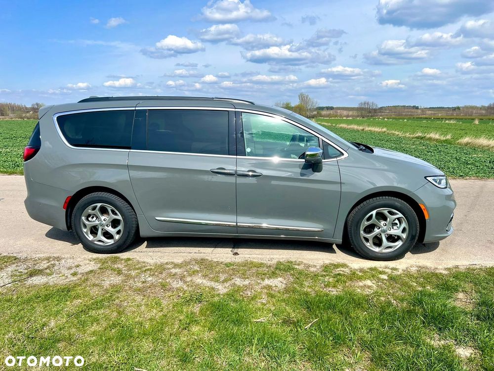 Chrysler Pacifica - 5