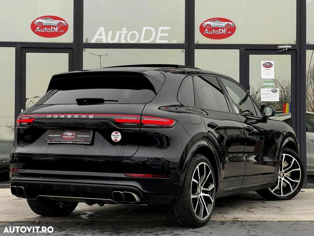 Porsche Cayenne Turbo - 4