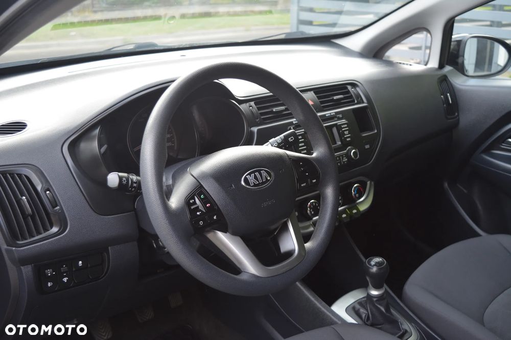 Kia Rio 1.2 Dream Team Edition - 16