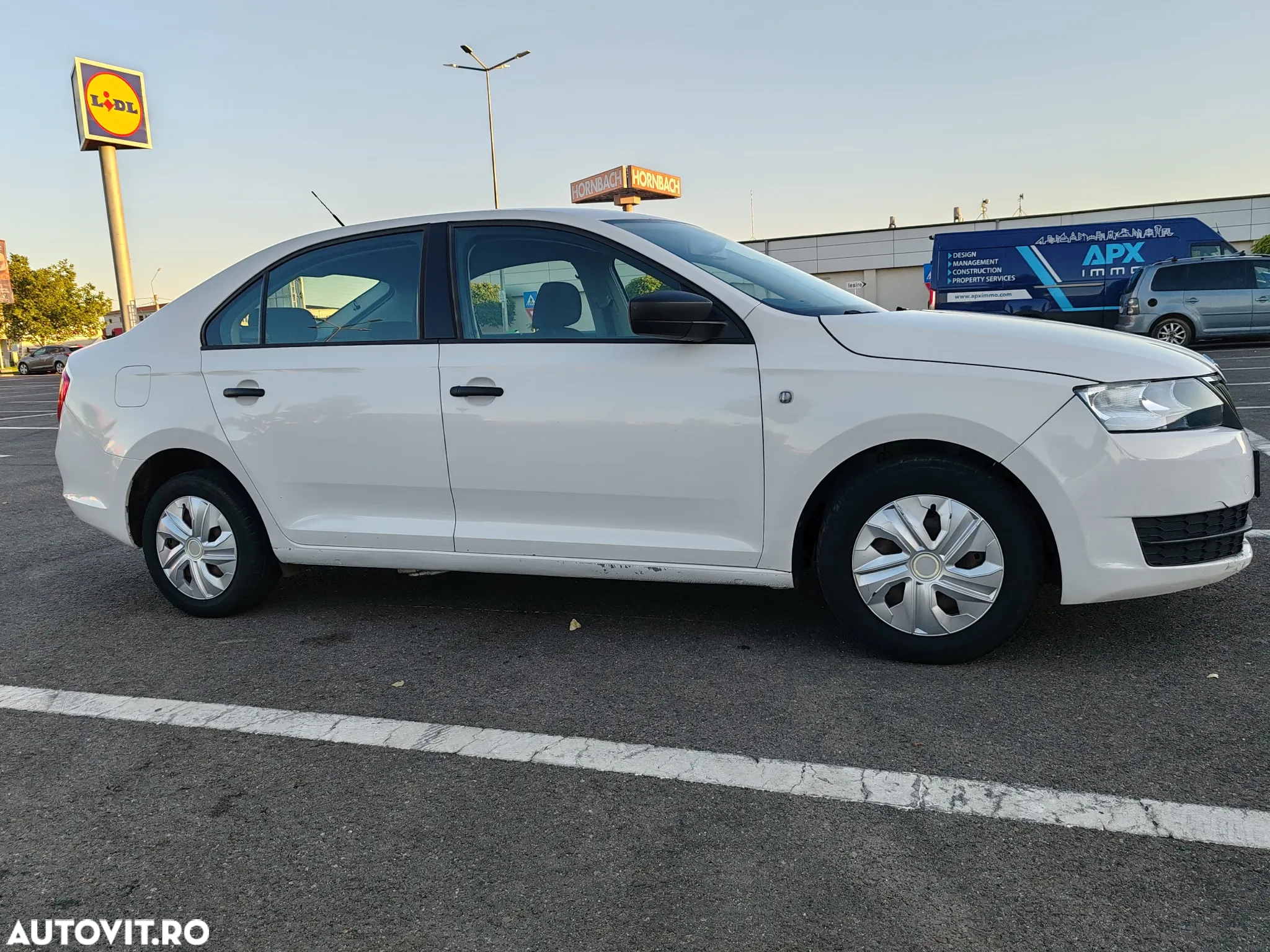 Skoda RAPID 1.2 MPI Active - 10