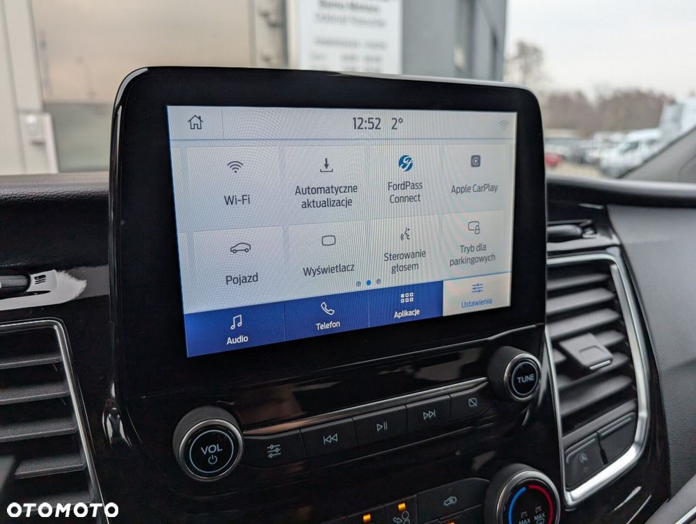 Ford Tourneo Custom - 27