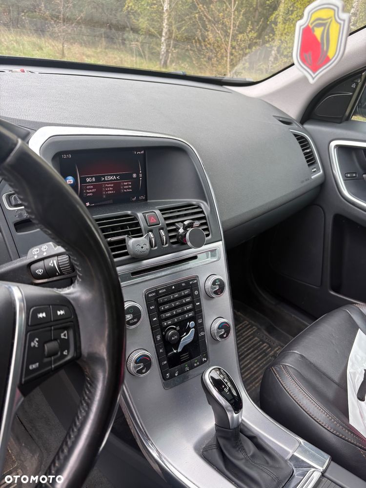 Volvo XC 60 T5 AWD Geartronic Momentum - 3